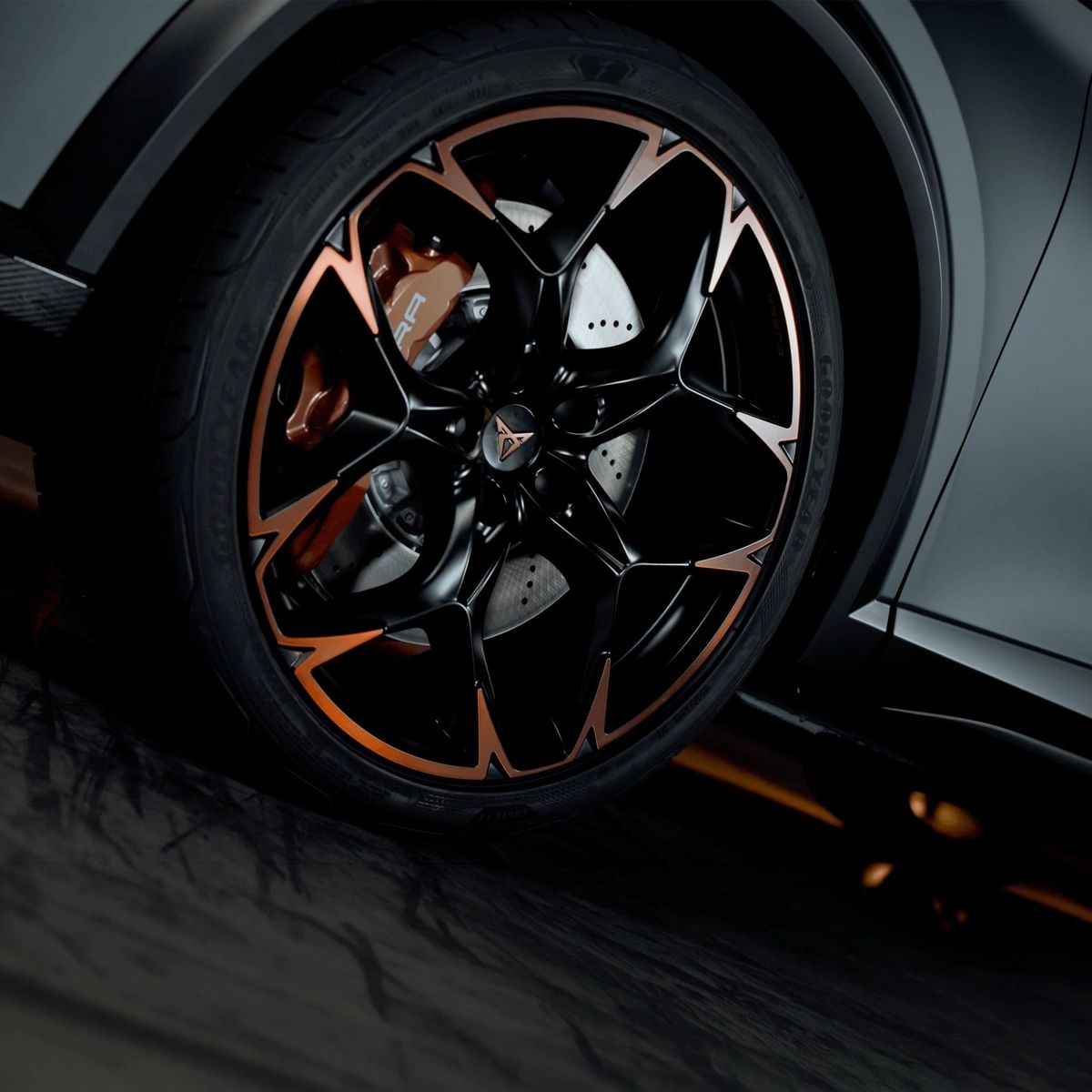 Copper and black VZ5 alloy wheel with Akebono brake caliper